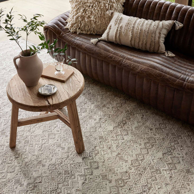 How to Choose a Rug for Your Living Room