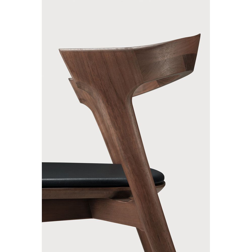  Amethyst Home provides interior design, new construction, custom furniture, and area rugs in the Alpharetta metro area