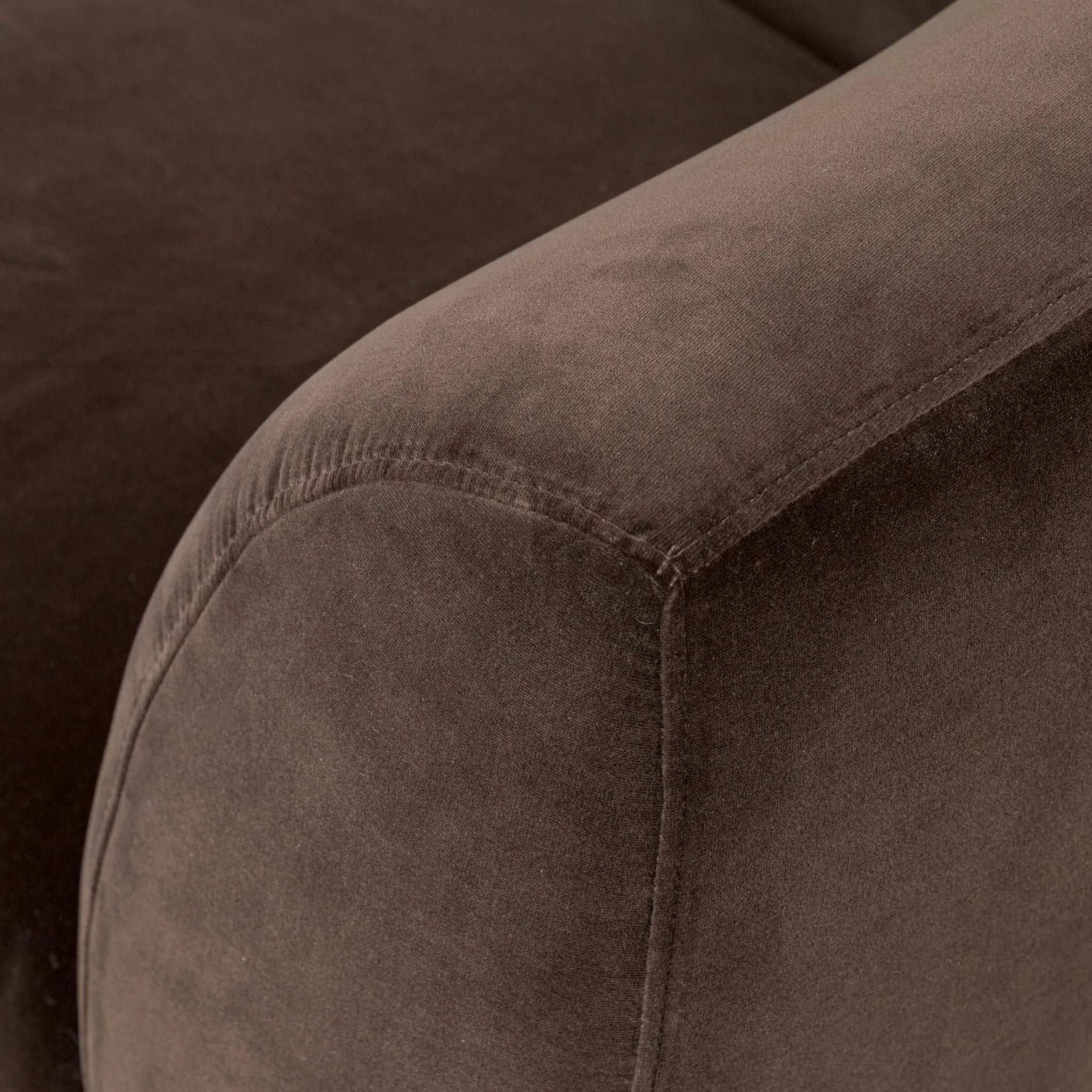  Amethyst Home provides interior design, new home construction design consulting, vintage area rugs, and lighting in the Austin metro area.