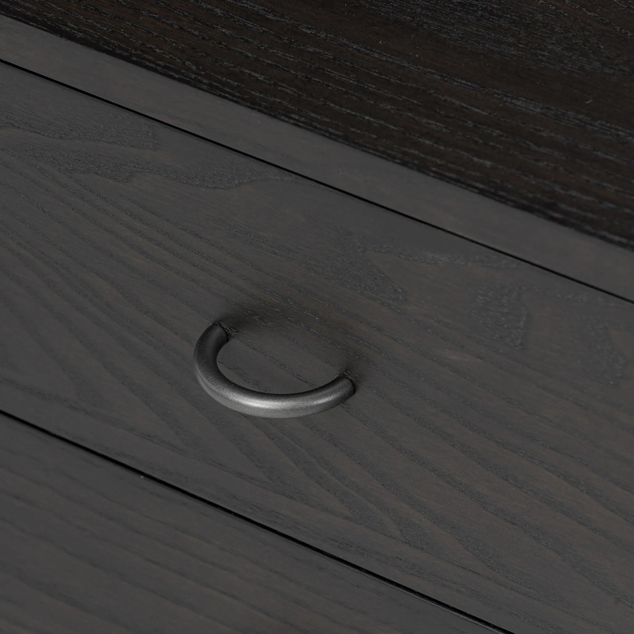  Amethyst Home provides interior design, new home construction design consulting, vintage area rugs, and lighting in the Los Angeles metro area.