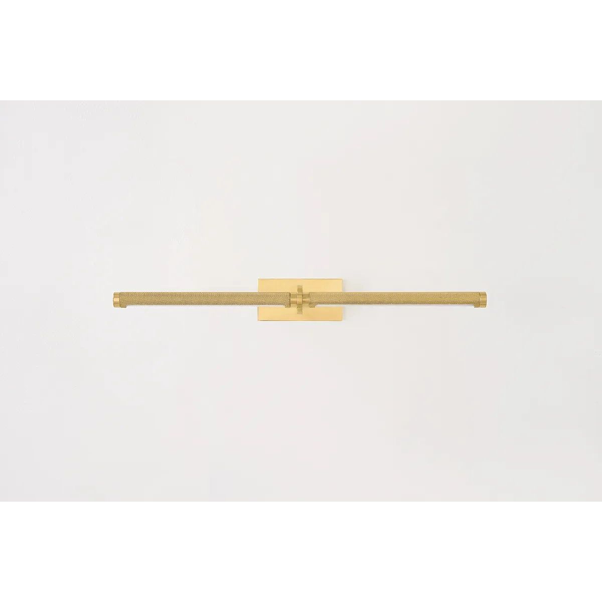 Aiming for a modernist style with LED lamping, Deptford’s streamlined geometry and high functionality make it perfect for task lighting. The slim silhouette is accented by knurling details along the length of the shade, adding texture and visual interest. Amethyst Home provides interior design, new home construction design consulting, vintage area rugs, and lighting in the Nashville metro area.