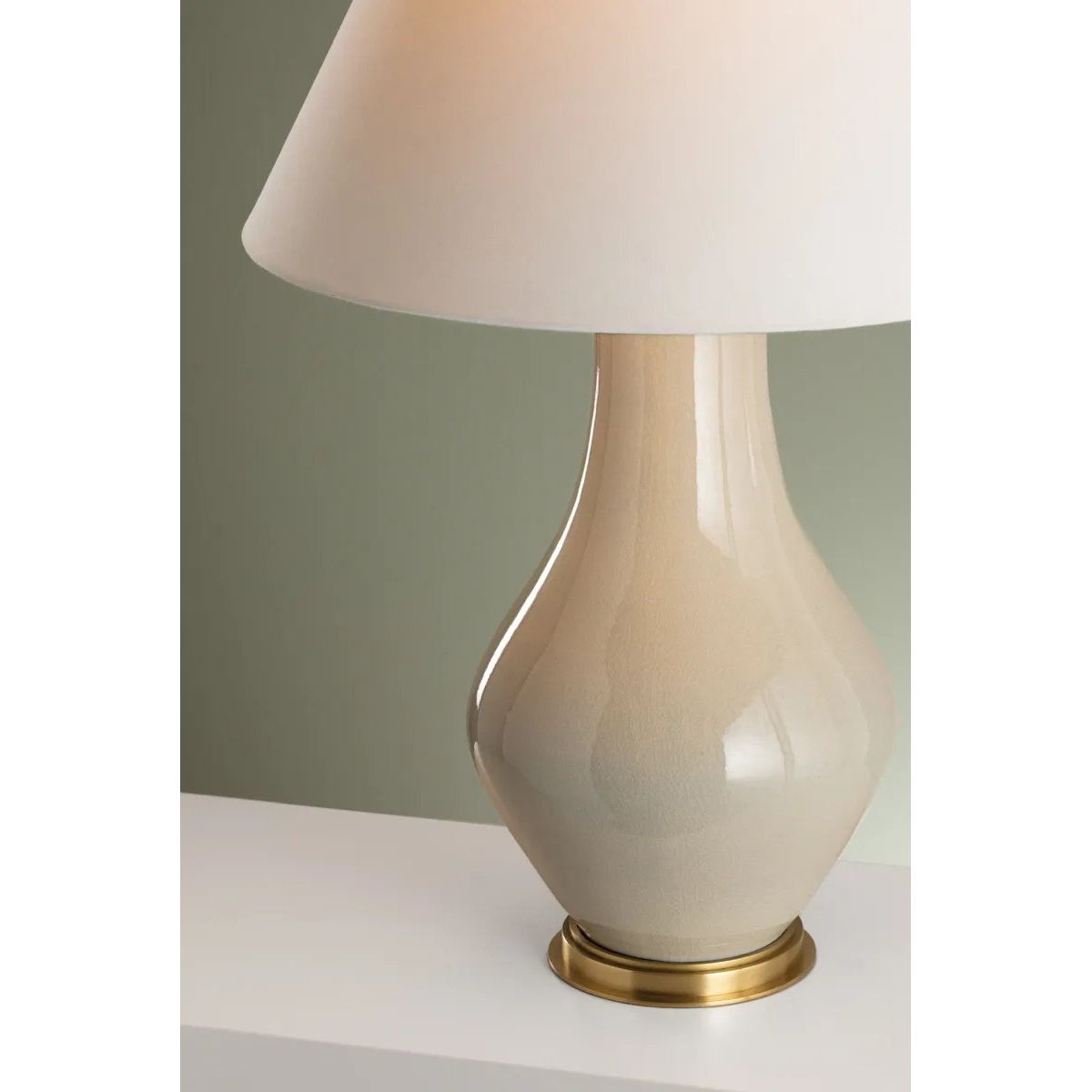 Artisanal and contemporary, Hanslope features a gracefully sculpted ceramic base paired with a crisp white linen shade. The unique form and proportions, coupled with the off-white French Muslin glaze give this lamp an earthy, organic feel. The glossy finish adds to the charm of this lovely everyday light fixture Amethyst Home provides interior design, new home construction design consulting, vintage area rugs, and lighting in the Salt Lake City metro area.