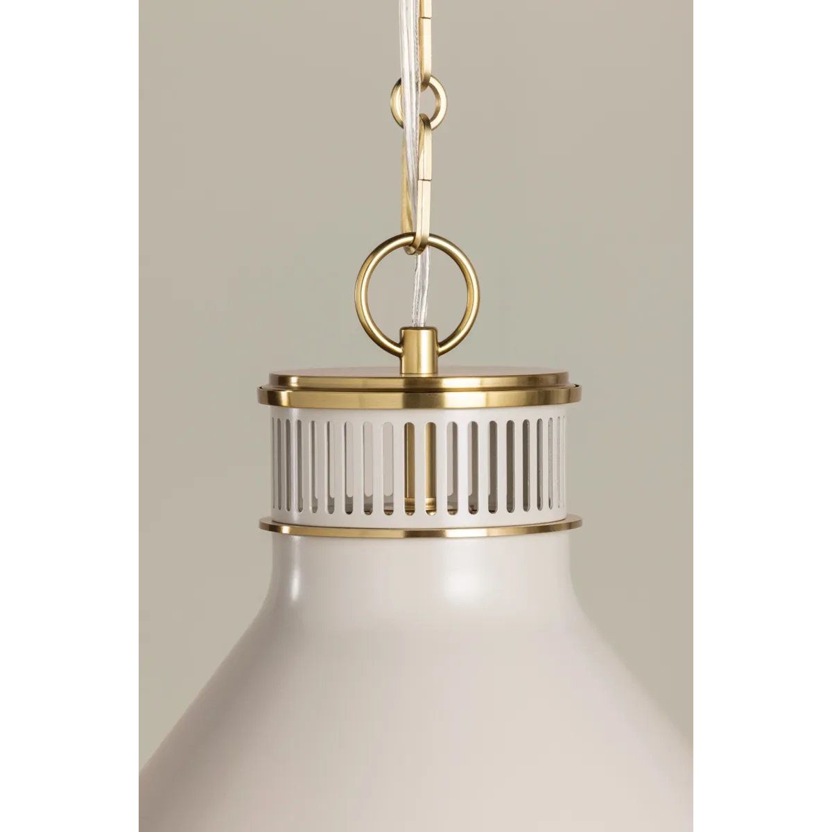 The Highclere family blends industrial and classic elements to create a modern, elevated basic. Etched for added texture, the clear optic glass shade creates a beautiful diffusion of light while the bell-shaped silhouette of the shade is accented by Mark D. Sikes' signature brass screw detailing. Amethyst Home provides interior design, new home construction design consulting, vintage area rugs, and lighting in the Omaha metro area.