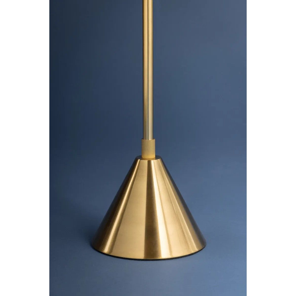 Characterized by clean lines and an all-metal construction, Salma is a modern geometric essential. The compact size of the floor lamp makes it ideal for smaller spaces, while the table lamp provides versatility as a portable light for desks and bedside tables. Both lamps feature a minimal, sleek design with an Aged Brass finish. Amethyst Home provides interior design, new home construction design consulting, vintage area rugs, and lighting in the Nashville metro area.