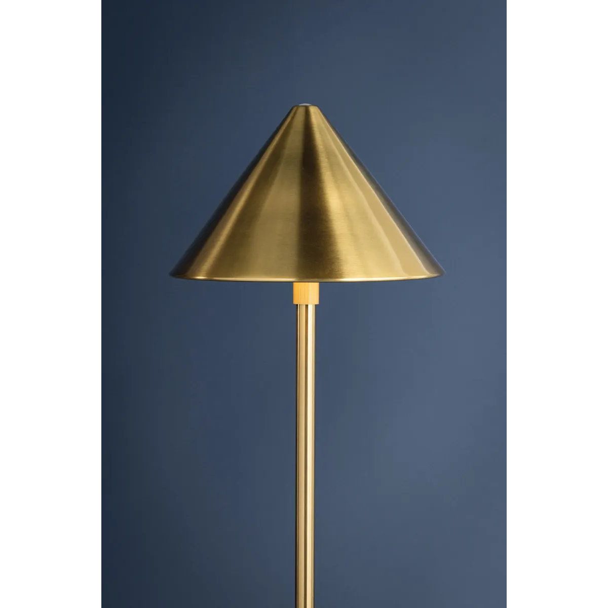 Characterized by clean lines and an all-metal construction, Salma is a modern geometric essential. The compact size of the floor lamp makes it ideal for smaller spaces, while the table lamp provides versatility as a portable light for desks and bedside tables. Both lamps feature a minimal, sleek design with an Aged Brass finish. Amethyst Home provides interior design, new home construction design consulting, vintage area rugs, and lighting in the Seattle metro area.