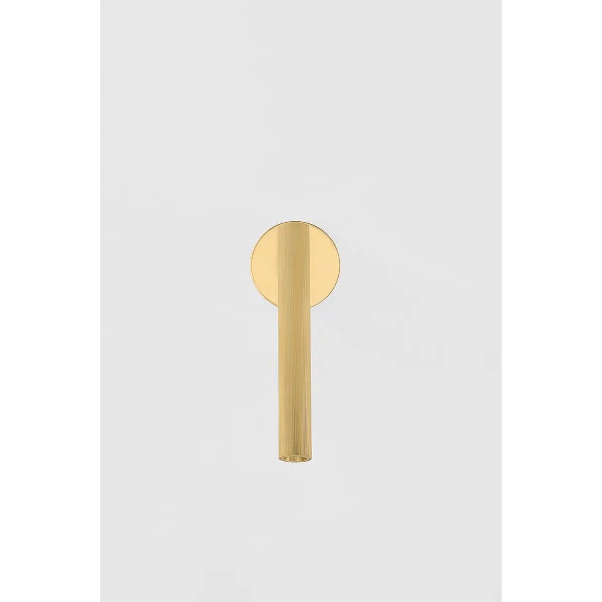 Integrated with CSL’s ‘Whisper’ technology, Simeon offers peak functionality in a streamlined sconce format. While understated, a level of style is achieved with the extruded ribbing on the Aged Brass articulating shade. Amethyst Home provides interior design, new home construction design consulting, vintage area rugs, and lighting in the Charlotte metro area.