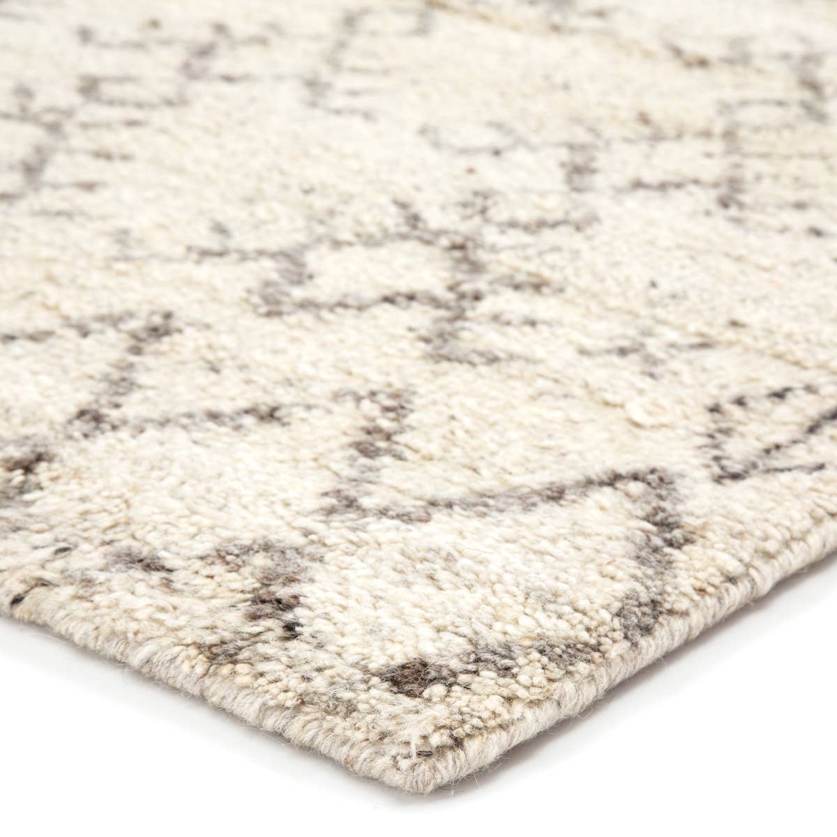 Zuri represents a nostalgic beauty in its literal meaning and in its physical representation of beauty and feel that has as much tactile presence as it does visual. Have beauty, peace, and calm as your foundation with the Zuri area rug. This rug would be perfect for a living room, bedroom, or hallway in the runner size.