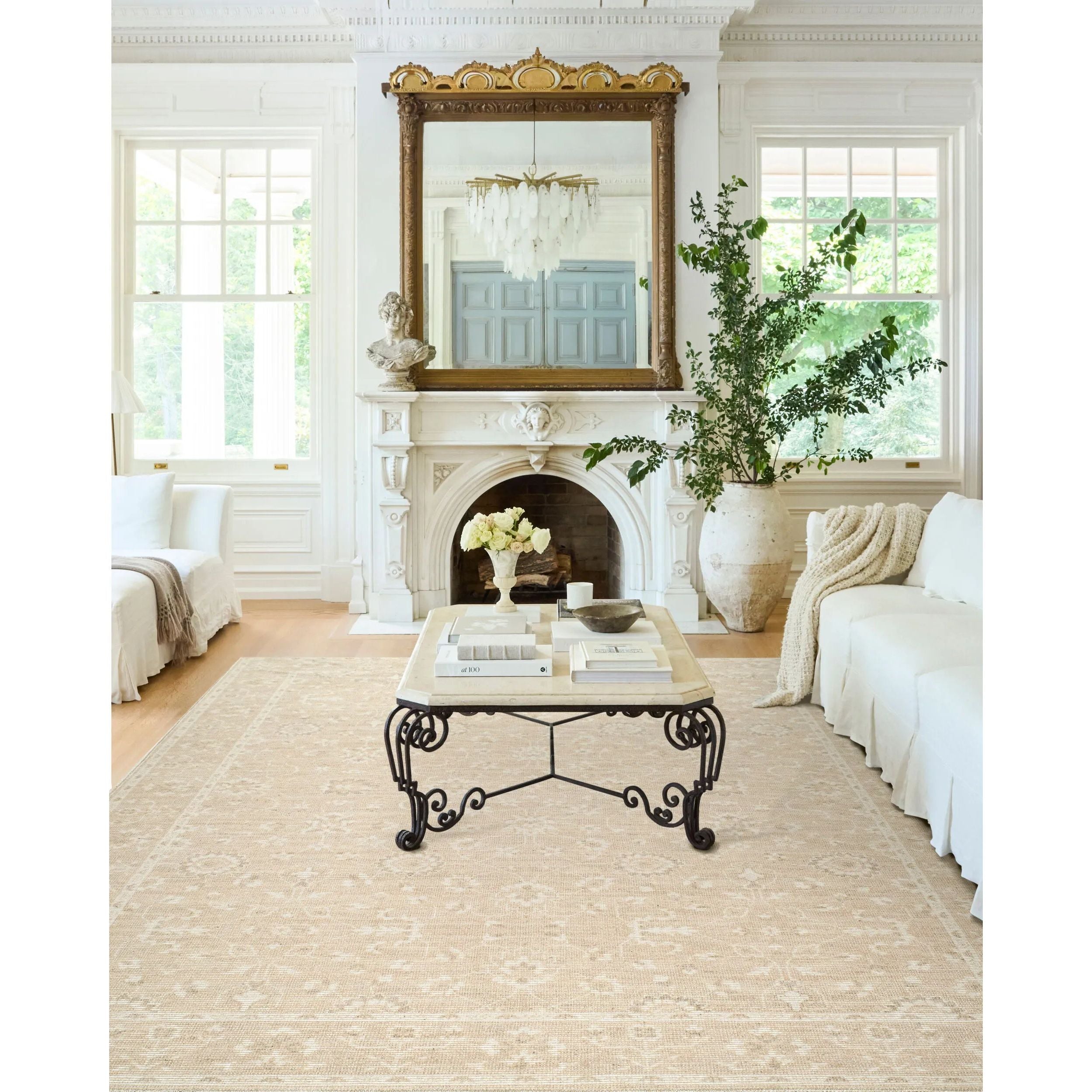 Nabela Noor Home x LIVABLIS Amethyst Home provides interior design, new home construction design consulting, vintage area rugs, and lighting in the Newport Beach metro area.