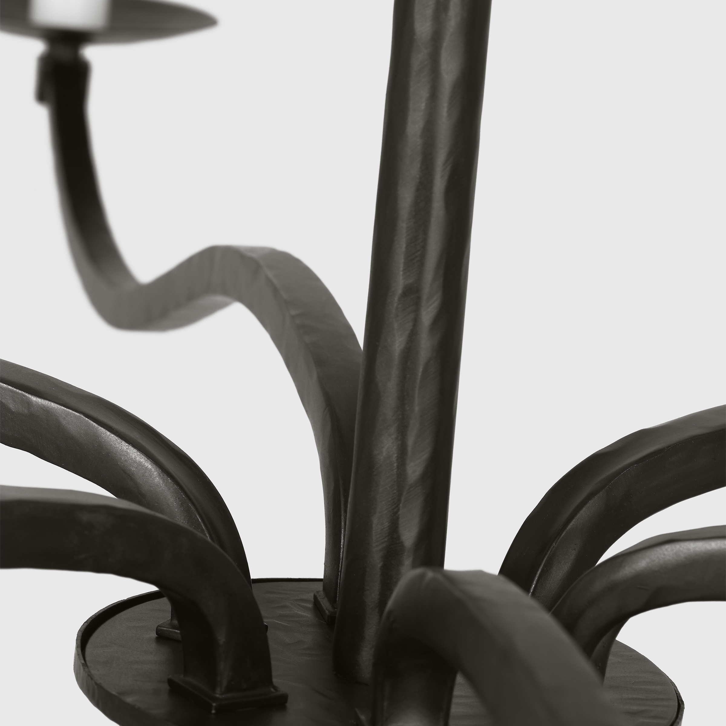 Featuring Wellen Extra Large Chandelier Aged Iron by Visual Comfort at Amethyst Home. Illuminate your space with the Wellen Extra Large Chandelier. Crafted from aged iron, this sophisticated chandelier adds a touch of elegance to any room. Featuring a grand size, it is perfect for creating a luxurious ambiance. Enhance your home decor with this exclusive piece.
Overall Dimensions. Amethyst Home provides interior design, new construction, custom furniture, and area rugs in the Scottsdale metro area