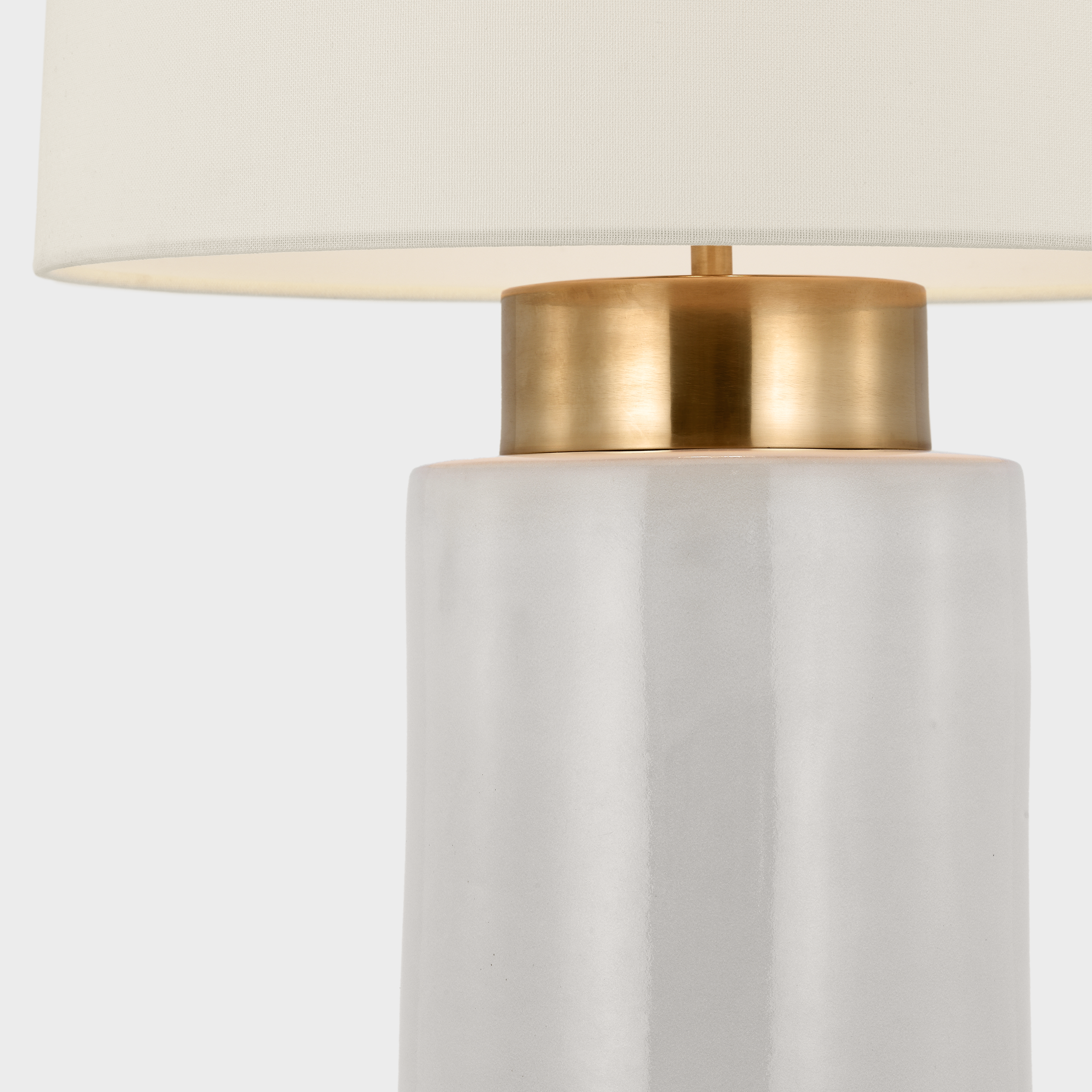 Featuring Xian 30" Table Lamp Ivory and Soft Brass by Visual Comfort at Amethyst Home. Illuminate your space with the Xian Table Lamp. This elegant and exclusive lamp, with its ivory and soft brass design, brings a touch of luxury to any room. Elevate your decor with the sophisticated style and warm glow of this premium lamp.
Overall Dimensions: 16" L x 16" W x 29.5" HWeight: 12 lb. Amethyst Home provides interior design, new construction, custom furniture, and area rugs in the Monterey metro area