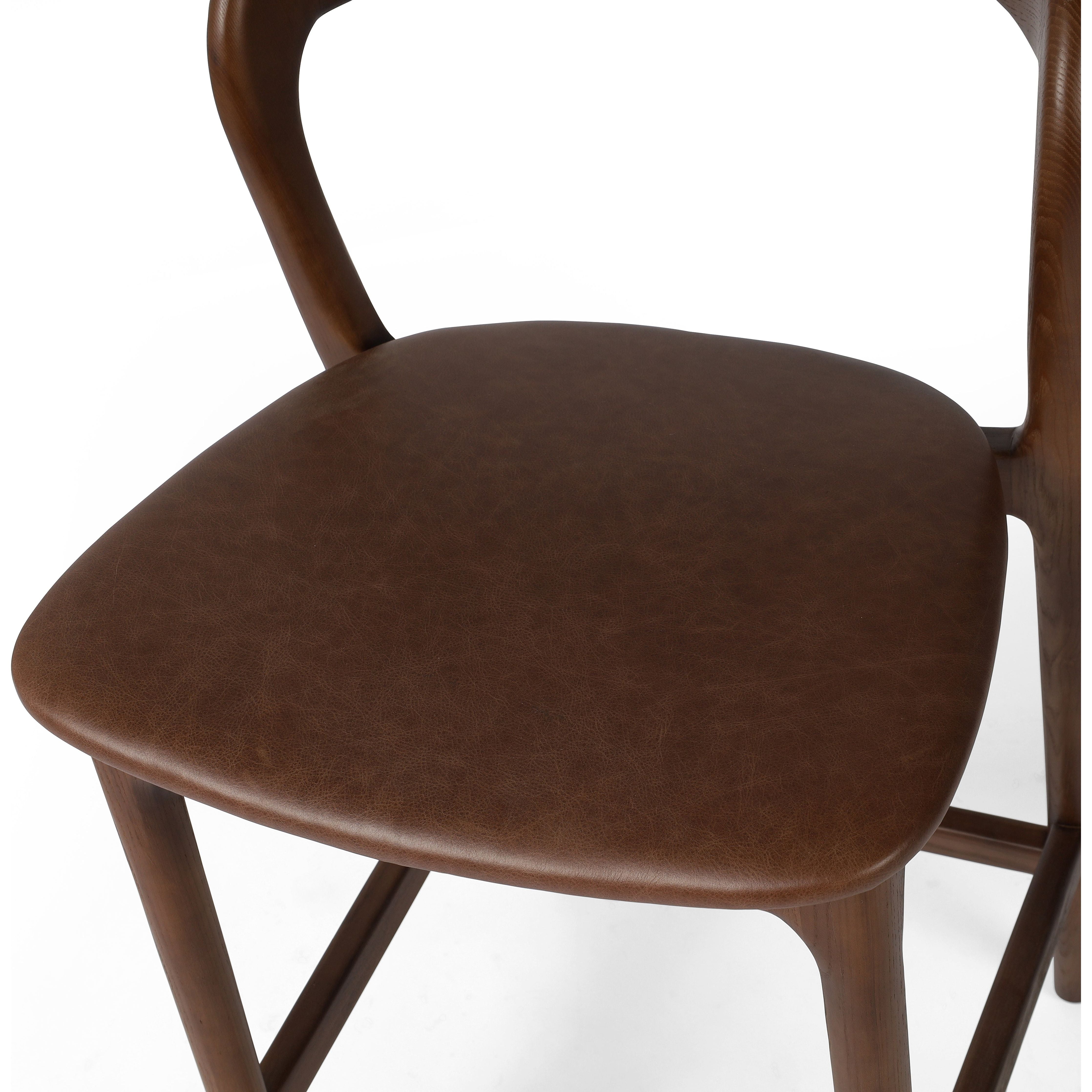 Featuring Amare Sonoma Coco Bar + Counter Stool by Four Hands at Amethyst Home. Modern monochrome, perfectly sized for the counter. Inspired by simple Scandinavian styling, solid ash forms a shapely open frame for top-grain leather seating.
Overall Counter Stool Dimensions: 19"w x 22"d x 39"hOverall Bar Stool Dimensions: 19"w x 22"d x 43"hColors: Umber Ash , Sonoma CocoMaterial. Amethyst Home provides interior design, new construction, custom furniture and area rugs in the Newport Beach metro area