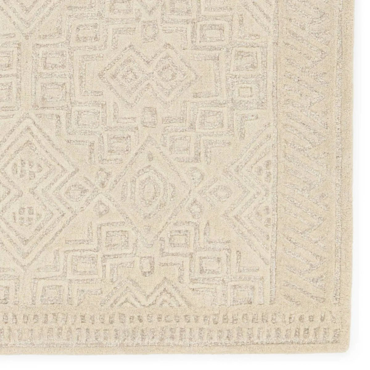 The Farryn Eccos boasts masterfully hand-tufted designs with stunning detail and versatile colorways. The Silva rug features a tribal-inspired, intricate geometric design in warm hues of tan and light gray. This transitional design is crafted of durable wool and complements a variety of styles, from global to rustic decor. Amethyst Home provides interior design, new home construction design consulting, vintage area rugs, and lighting in the Washington metro area.