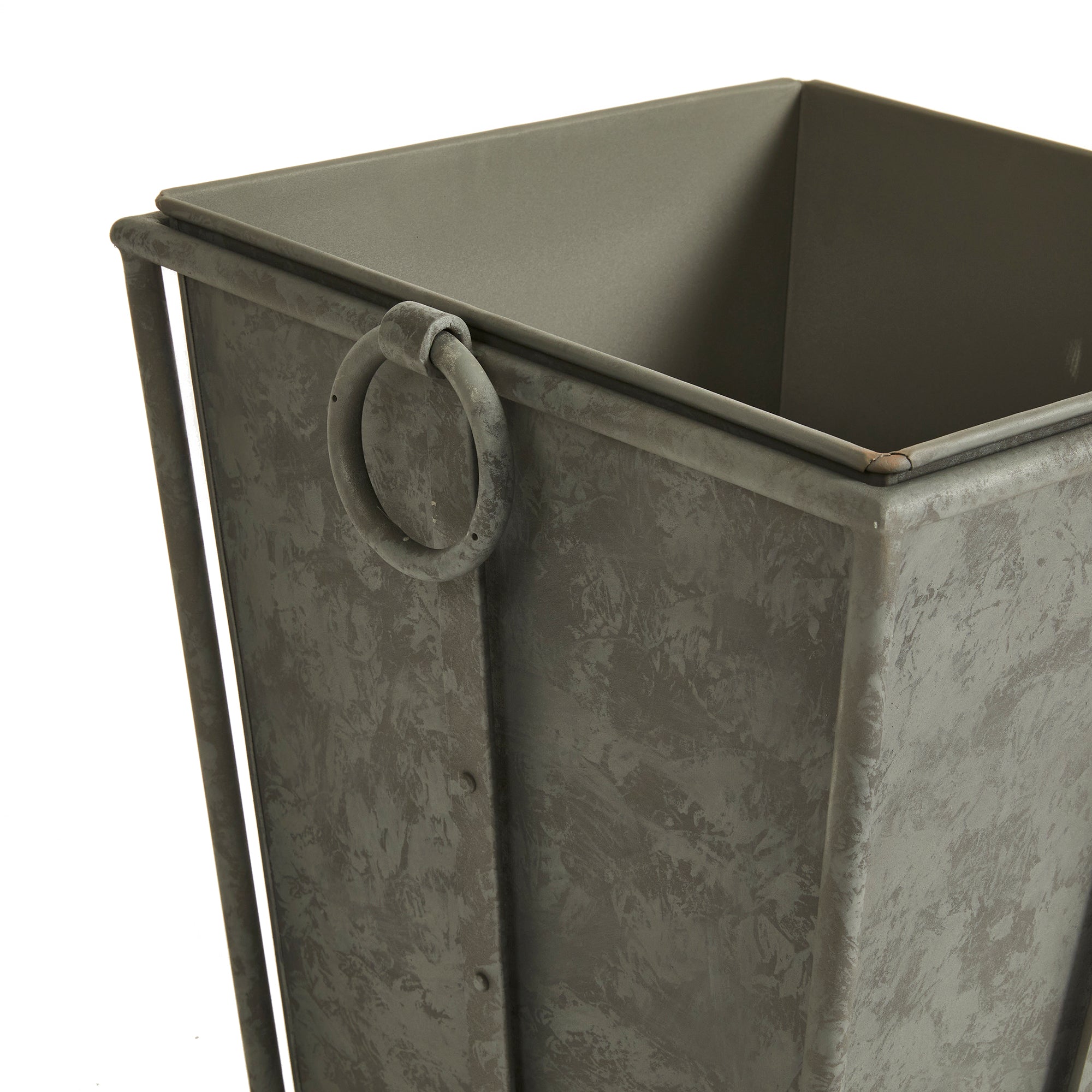 With metal liners that easily slide out, the Callahan Tapered Planter is as practical as it is handsome. The rounded handles and traditional design make it an outdoor classic. Amethyst Home provides interior design, new construction, custom furniture, and area rugs in the Tampa metro area.