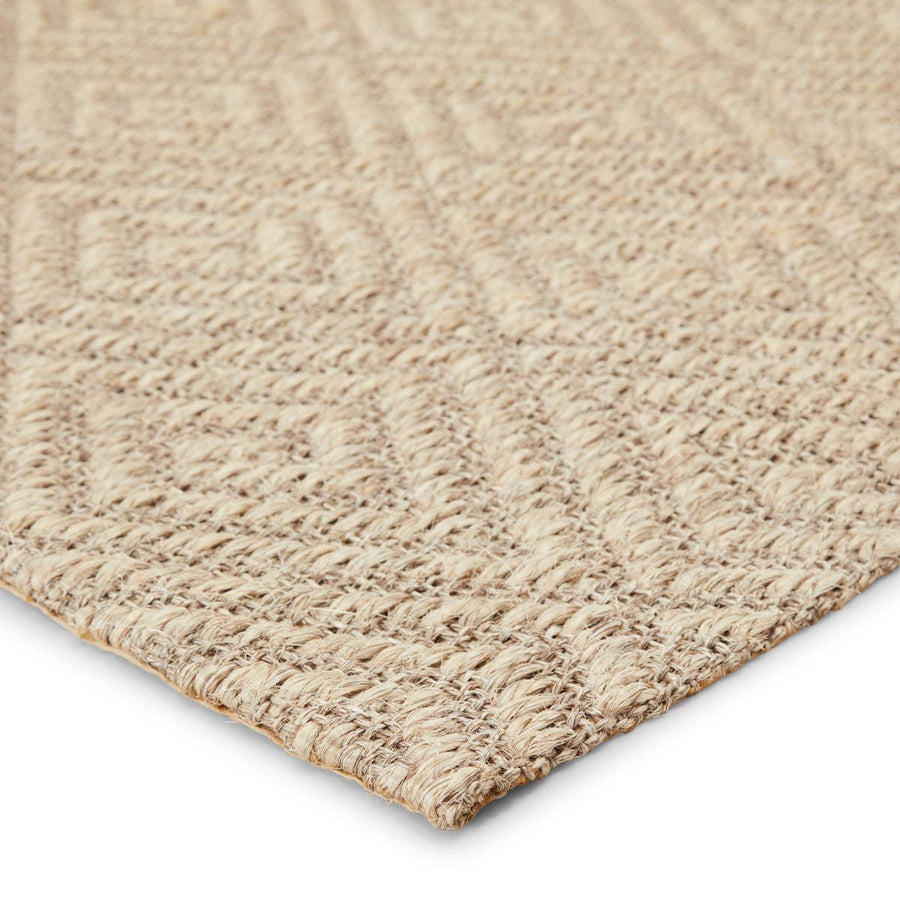 The Jaipur Living Naturals Tobago Tampa Area Rug, or NAT07, has a natural charm and effortless casual style. In a light gray hue, this natural accent's diamond lattice weave creates unique geometric dimension.