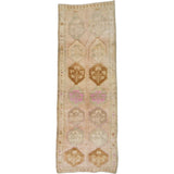 The Vintage Luc Rug features beautiful shades of yellow, and brown in blocked shapes in a runner shape. This rug is easy to maintain and clean because of it’s very little shedding. A perfect rug for your entryway, living and other space. Amethyst Home provides interior design services, furniture, rugs, and lighting in the Omaha metro area.