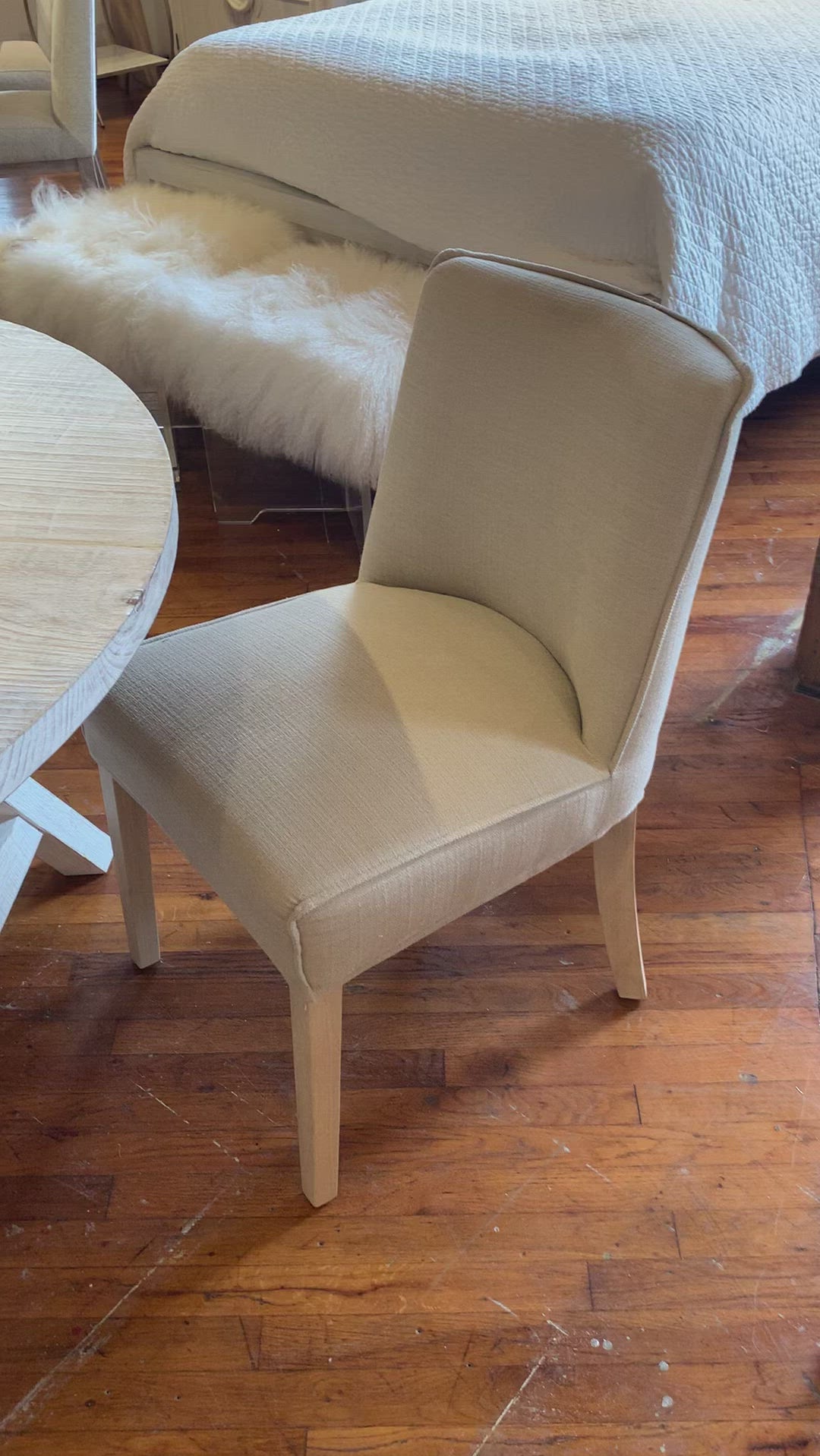 This Tiba Dining Chair is both classic and traditional -- an elegant choice for any dining room or other space! Linen Performance Fabric Size: 20"l x 22"d x 34"h 