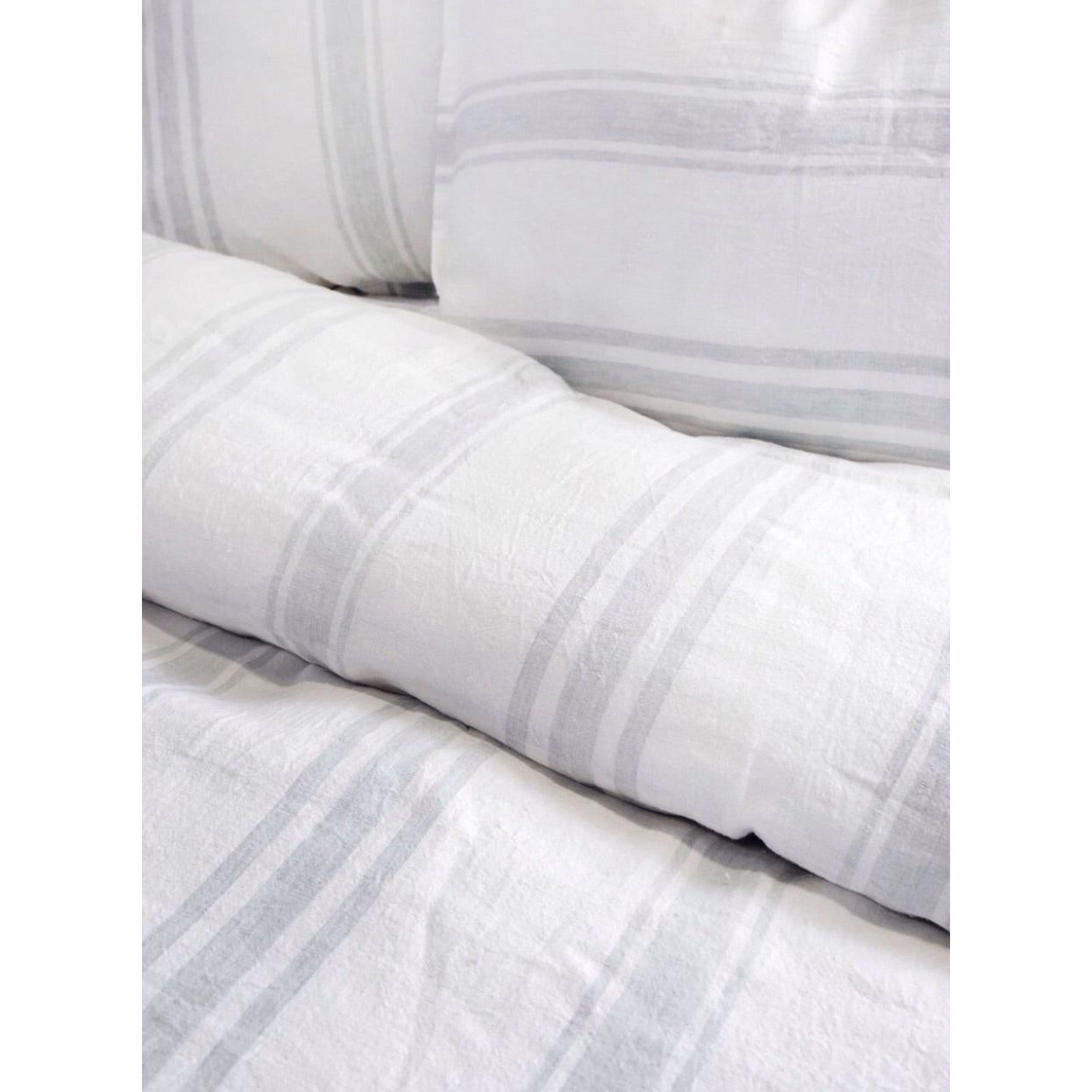 Jackson  Duvet Collection White/Ocean - Amethyst Home